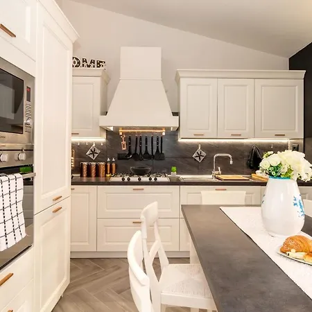 וילה Sunset Bay Pool Sardinia With Private Heated Pool, Jacuzzi, Counter-current Swimming ואלדוריה