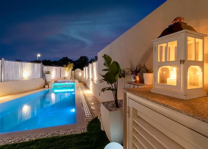 Sunset Bay Pool Sardinia With Private Heated Pool, Jacuzzi, Counter-current Swimming *