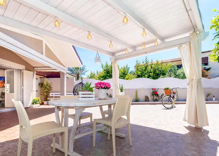 Sunset Bay Pool Sardinia With Private Heated Pool, Jacuzzi, Counter-current Swimming Villa *