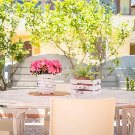 Sunset Bay Pool Sardinia With Private Heated Pool, Jacuzzi, Counter-current Swimming Vila