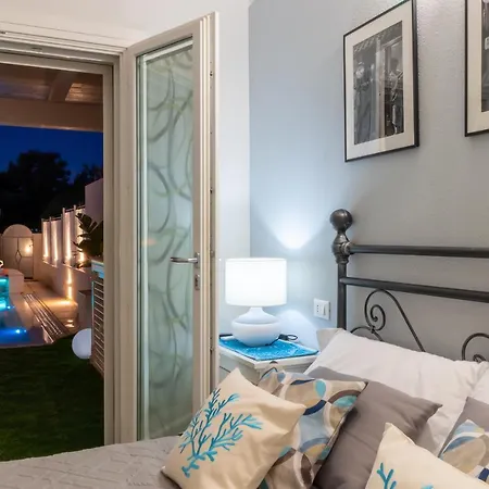 Vila Sunset Bay Pool Sardinia With Private Heated Pool, Jacuzzi, Counter-current Swimming