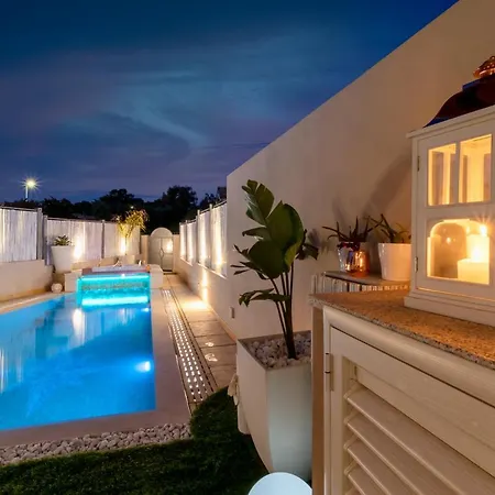 Sunset Bay Pool Sardinia With Private Heated Pool, Jacuzzi, Counter-current Swimming *