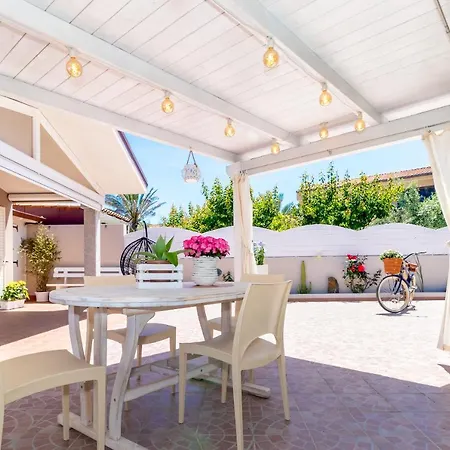 Sunset Bay Pool Sardinia With Private Heated Pool, Jacuzzi, Counter-current Swimming Vila *